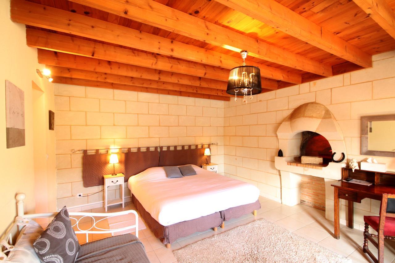 Chambres D'Hotes Les Delices De La Roche Louresse-Rochemenier Luaran gambar